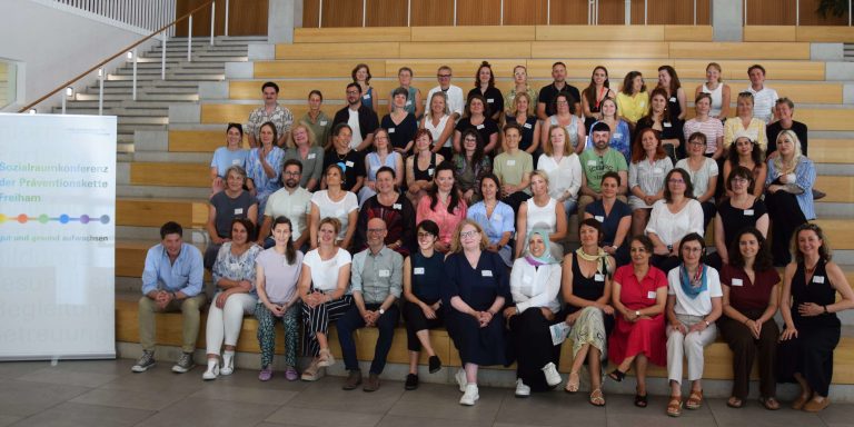 Gruppenbild der Teilnehmerinnen und Teilnehmer der Sozialraumkonferenz